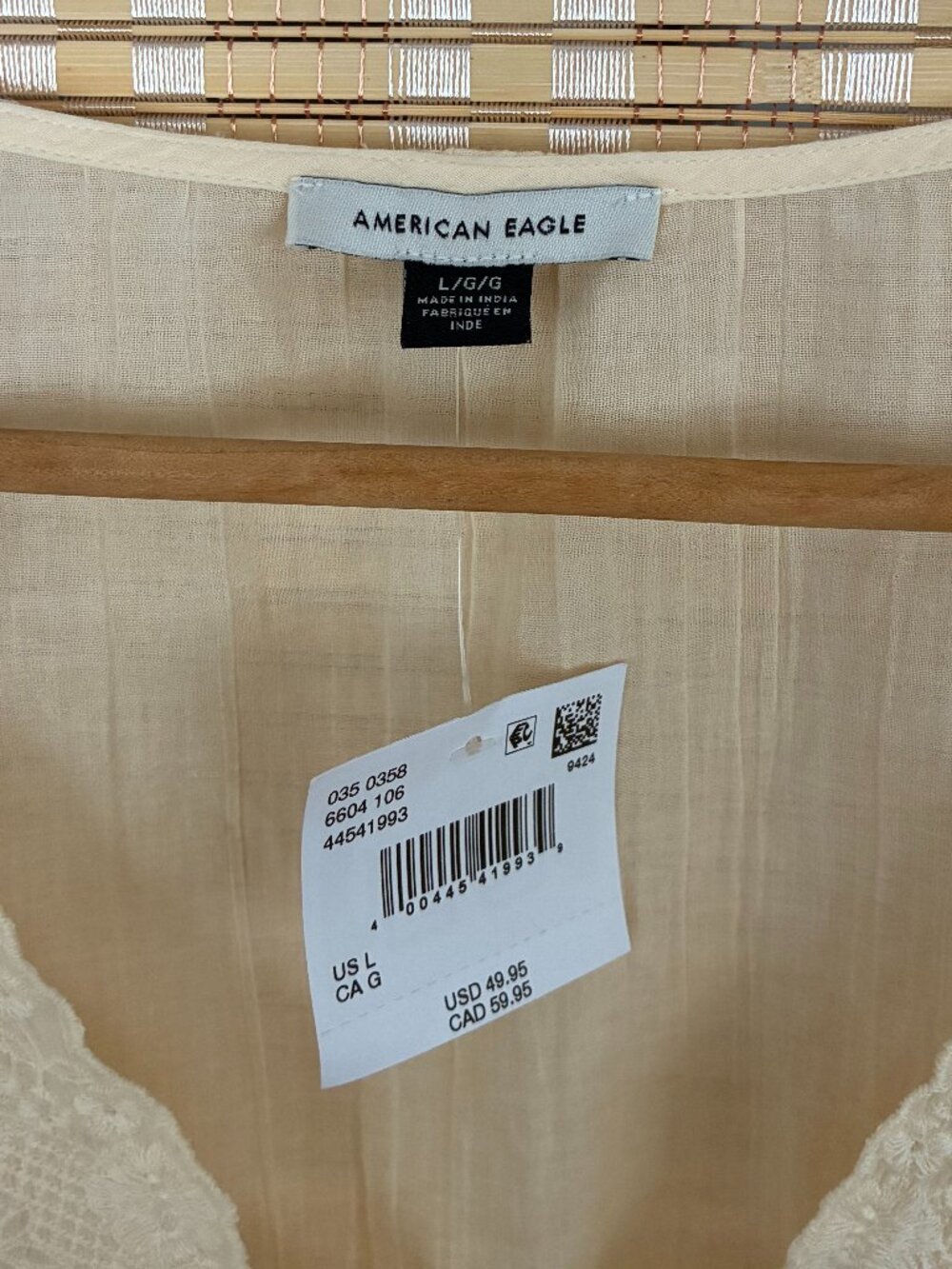 NWT American Eagle Outfitters Cream Embroidered Peasant Top Sz L - Picture 3 of 4